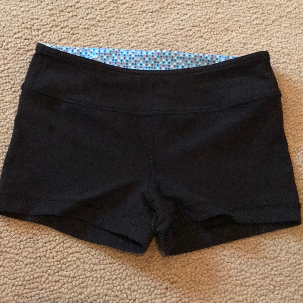 Ivivva black booty shorts
